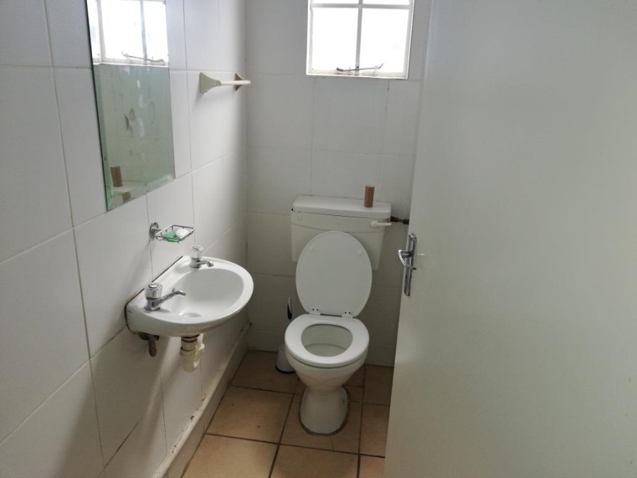 To Let 1 Bedroom Property for Rent in Quigney Eastern Cape